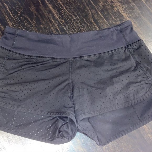 LuluLemon Speed Short (Perforated 2.5") - Picture 3 of 7